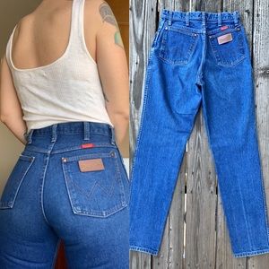Vintage Wrangler high waisted straight leg jeans